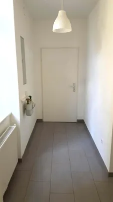 HELLE ALTBAUWOHNUNG IN RUHELAGE NÄHE BAHNHOF FLORIDSDORF ! – Bild 3