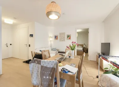 Pauschalmiete inklusive Warmwasser, Heizung & Kühlung - Moderne 2-Zimmer-Wohnung mit großzügigem Balkon (15,74 m²) und stilvoller Ausstattung – Bild 2