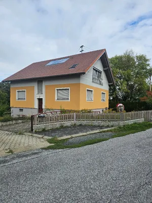 8-Zimmer-Haus kaufen in Jennersdorf – 180 m², € 390.000 – Bild 2 von 13