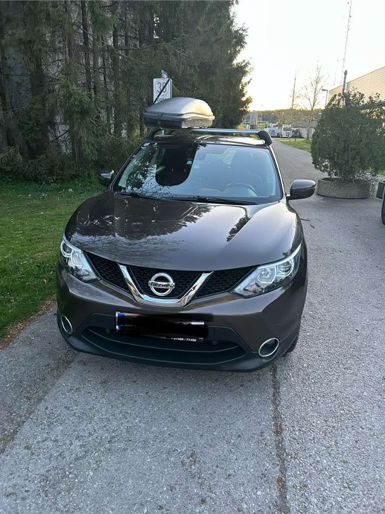 Nissan Qashqai 1,2l SUV / Geländewagen