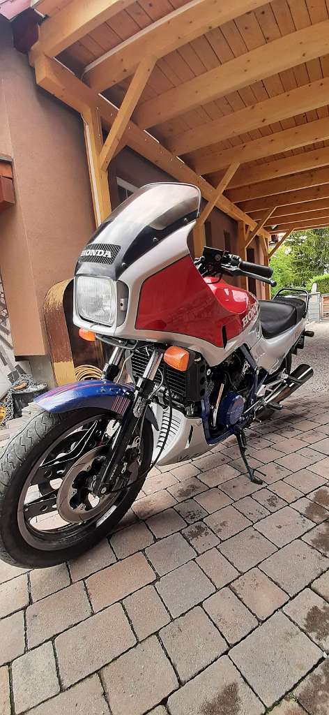 Honda VF 1000 F2 Tourer