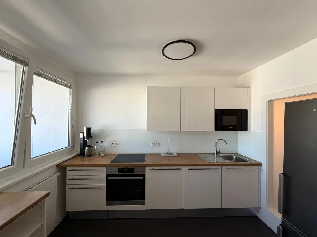 Sonnige 1-Zimmer Loggienwohnung im 8. Stock in zentraler Lage - Ansicht 3