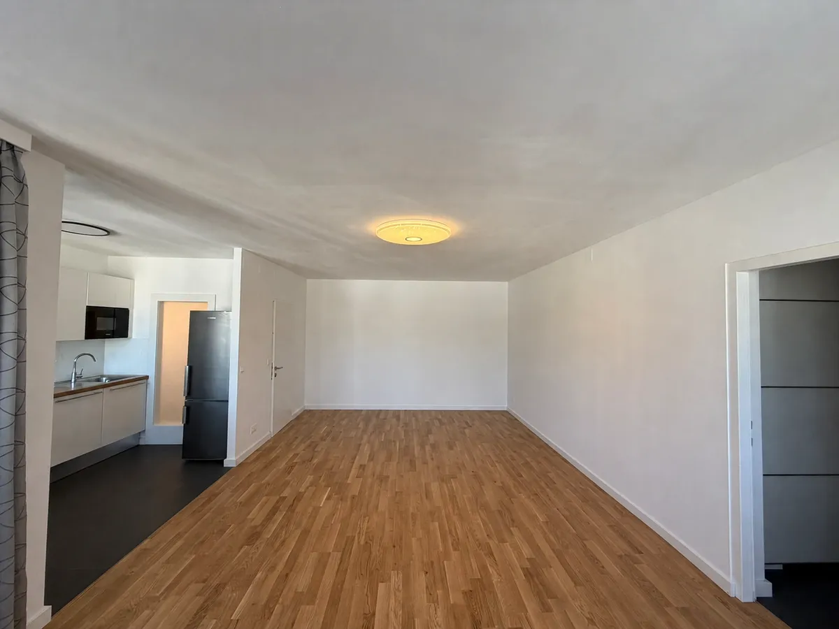 Sonnige 1-Zimmer Loggienwohnung im 8. Stock in zentraler Lage - Ansicht 2