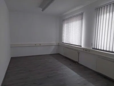 Gewerbeimmobilie mieten in Eferding – 150 m², € 1.500 – Bild 10 von 16