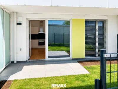 Ruhige Gartenwohnung mit Terrasse, Eigengarten und Garage