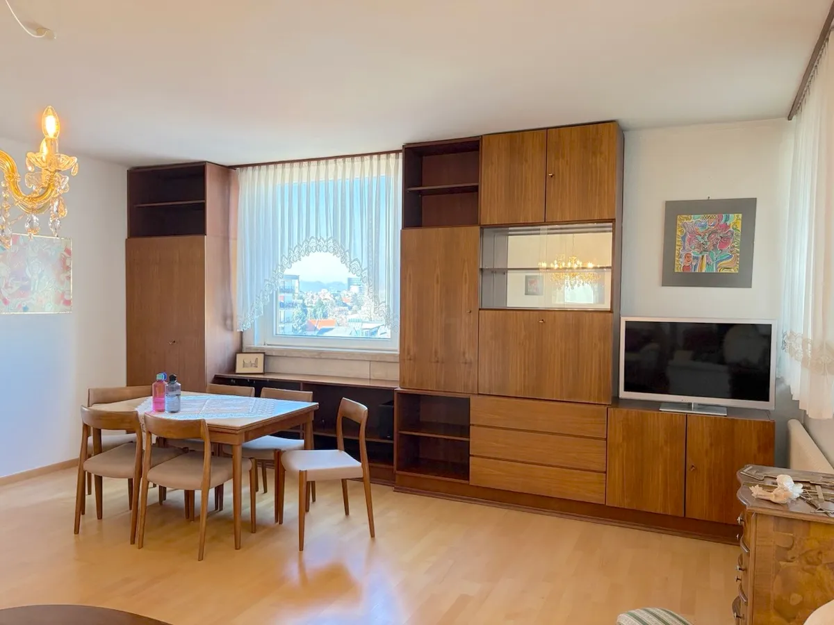 Besondere 3-Zimmer-Wohnung mit 3 Loggien und Panoramablick - Ansicht 2