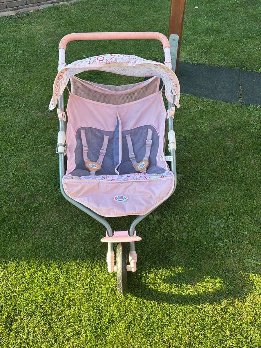 Gebrauchter Zwillingsbuggy Puppenwagen Baby Born,  5,- (2542 Kottingbrunn)  - willhaben