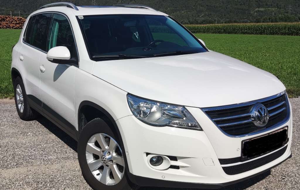 VW Tiguan 2,0 TDI 4Motion SKY DPF Aut. 4x4 Allrad Standheizu SUV / Geländewagen