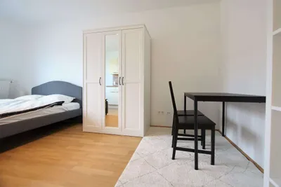 Schön möblierte, helle 1-Zimmer-Wohnung! Kurzzeitvermietung! – Bild 3
