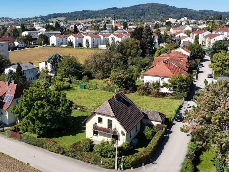 Attraktives Baugrundstück mit Abbruchhaus in begehrter Lage von Leonding! 726 m² Grundfläche, voll aufgeschlossen! - Ansicht 3