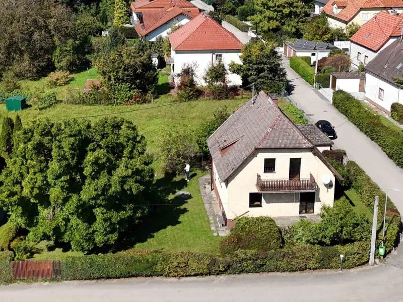 Attraktives Baugrundstück mit Abbruchhaus in begehrter Lage von Leonding! 726 m² Grundfläche, voll aufgeschlossen! - Ansicht 2