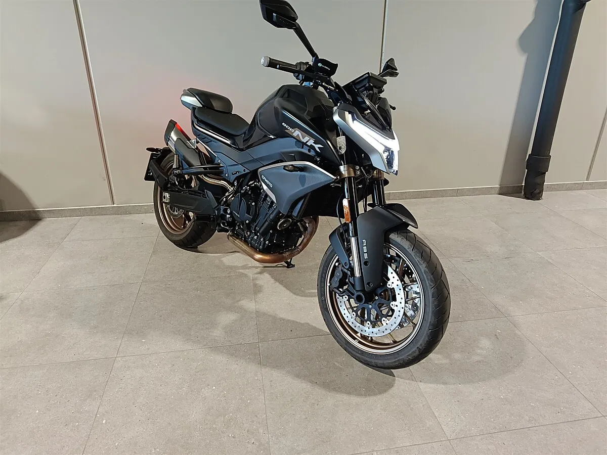 CFMOTO 800NK