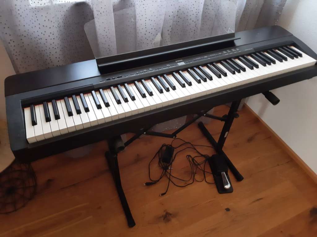 Verkaufe 2024 guterhaltenes e piano von yamaha