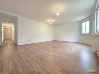 5-Zimmer-Gewerbeimmobilie kaufen in Baden – 142 m², € 275.000 – Bild 1 von 20