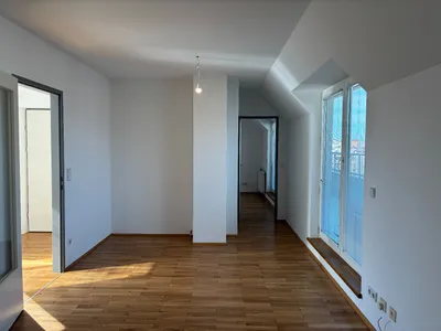 Kompakte Dachgeschosswohnung mit großzügigen Freiflächen – Bild 3