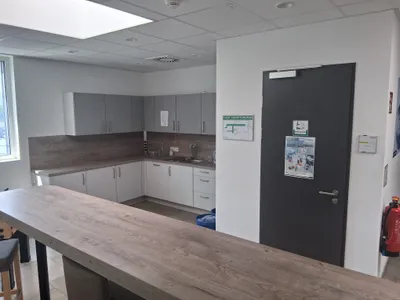 Gewerbeimmobilie mieten in Steyr-Land – 140 m², € 11 – Bild 4 von 9