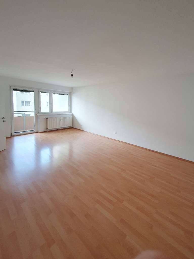 SOFORT VERFÜGBAR: Attraktive 3-Zimmer-Wohnung mit Loggia, PROVISIONSFREI - Ansicht 3