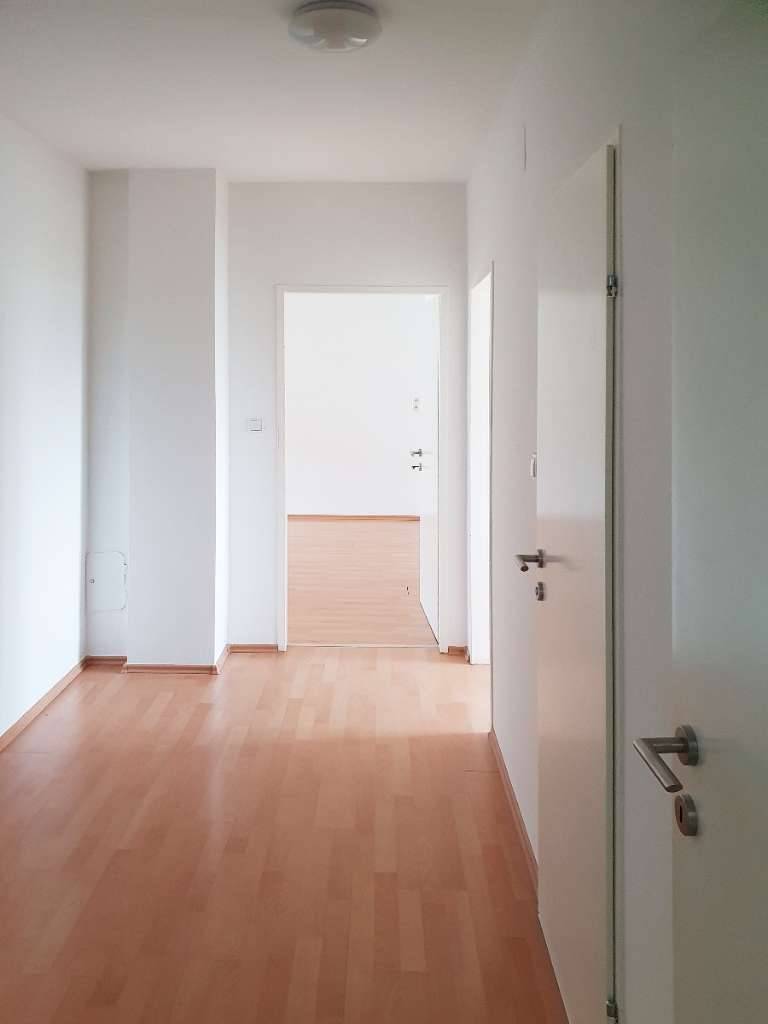 SOFORT VERFÜGBAR: Attraktive 3-Zimmer-Wohnung mit Loggia, PROVISIONSFREI - Ansicht 2