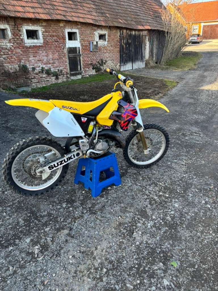 Suzuki RM 125 Motocross