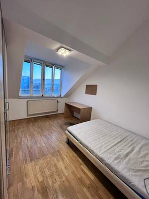 Helles WG Zimmer in einer Dachgeschosswohnung in ruhiger Lage! – Bild 3