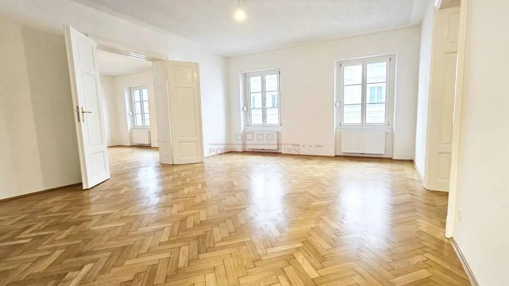 Erstbezug nach Top-Renovierung: Repräsentative Büro-/Praxisräumlichkeiten in Innenstadtlage - Ansicht 2