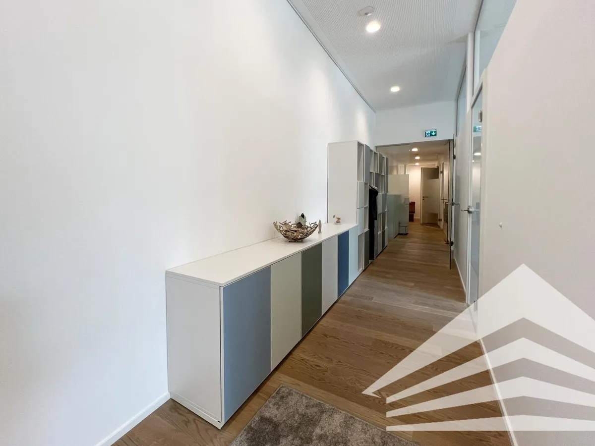 70m² Büro mit Balkon in bester Lage zu vermieten! – pohled 3