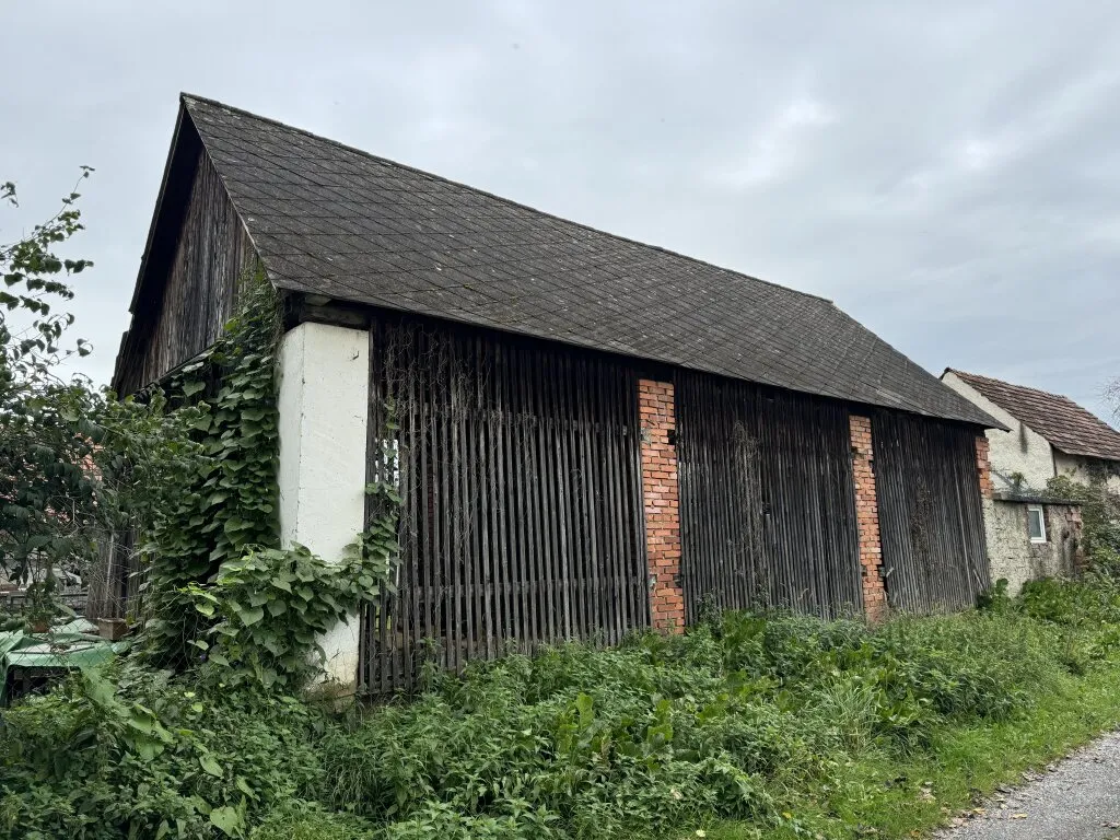 Einfamilienhaus mit großem Grundstück - auch für Landwirtschaft & Anleger interessant, Pferdehaltung - Ansicht 3