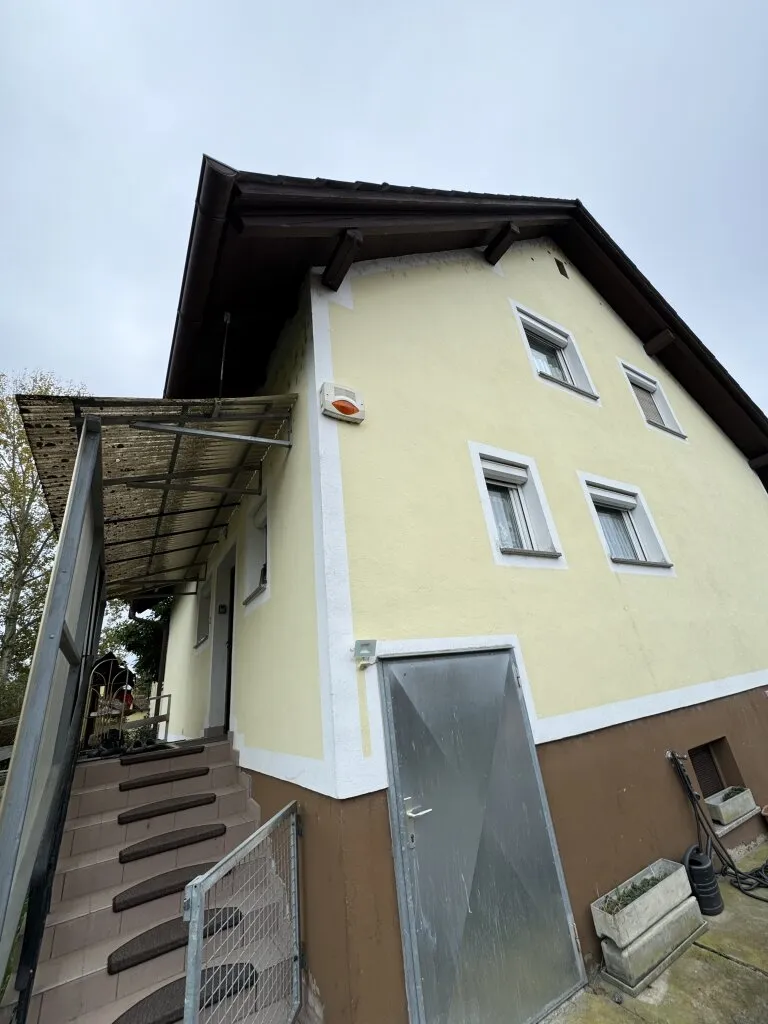 Einfamilienhaus mit großem Grundstück - auch für Landwirtschaft & Anleger interessant, Pferdehaltung - Ansicht 2