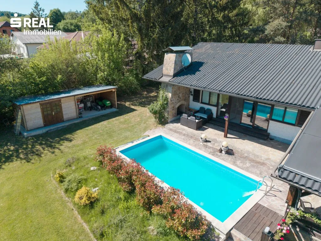 Traumhaus mit schönem Garten und Pool in ruhiger Lage - Ansicht 2