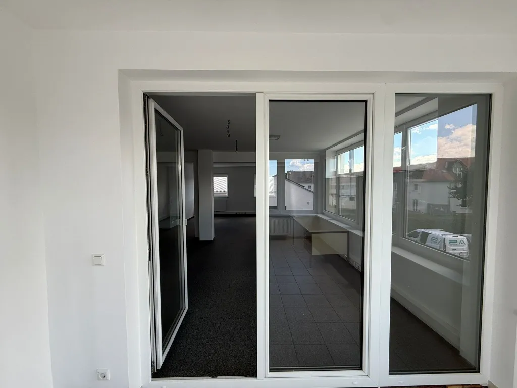 Repräsentative Bürofläche in Baden - 161 m² | 3 Stellplätze | Wintergarten-Terrasse - Ansicht 3