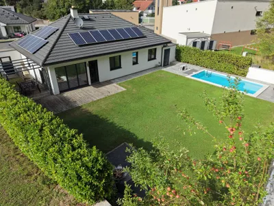 Haus kaufen in Vöcklabruck – 98 m², € 665.000 – Bild 2 von 13