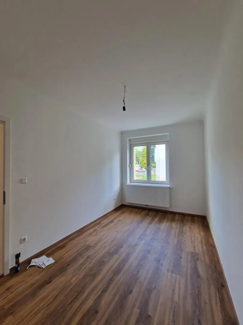 "Erstbezug - Neue Wohnung im 1. Stock - 3-Zimmer - neue Küche mit Essplatz und einem Balkon" - Widok 3