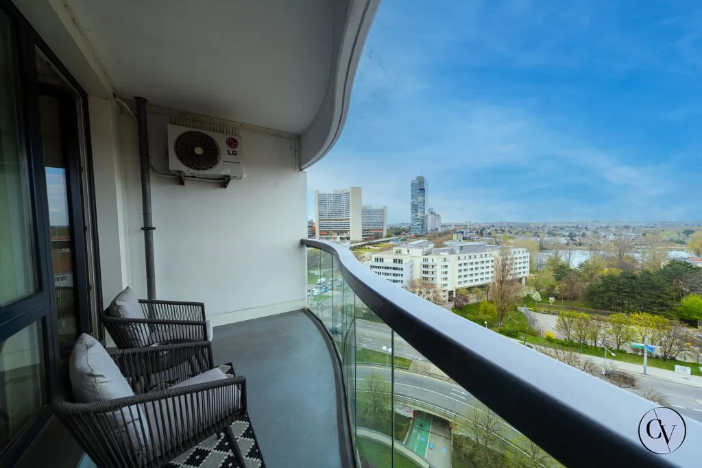 4% Anfangs-Nettorendite - Unverbaubarer Ausblick auf die UNO-City und das Kaiserwasser - Widok 2
