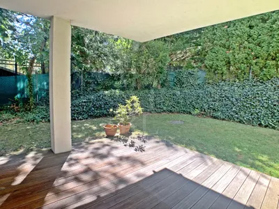MODERNE GARTENWOHNUNG MIT 4 SCHLAFZIMMER UND GARAGE – Bild 2