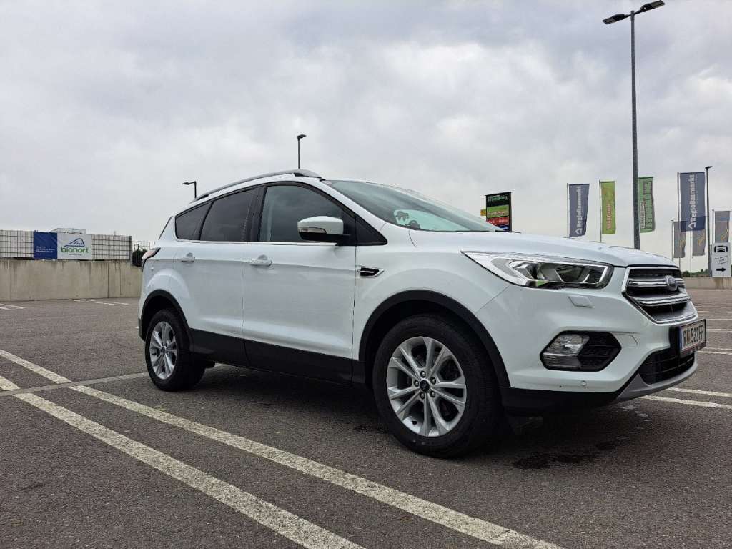 Ford Kuga 1,5 TDCi Titanium St SUV / Geländewagen