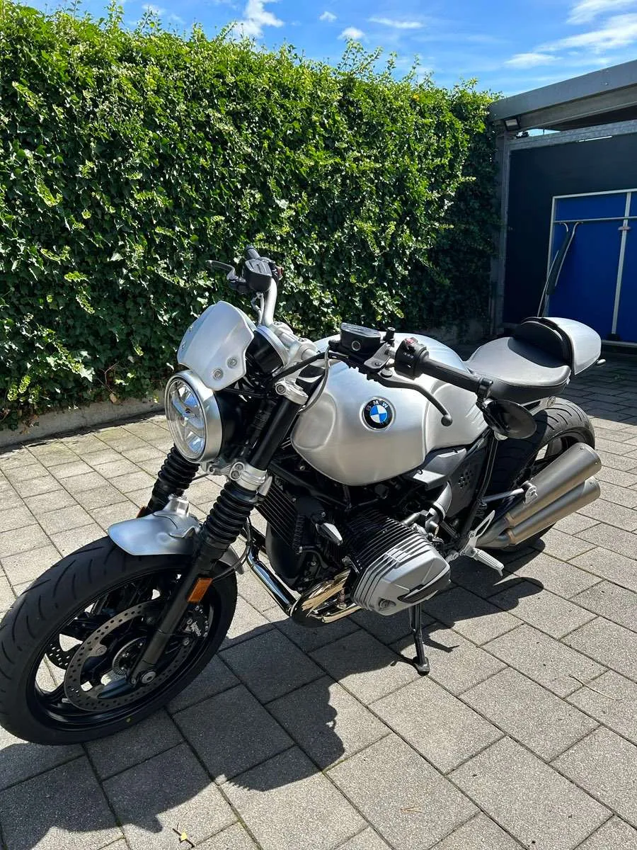 BMW R NineT