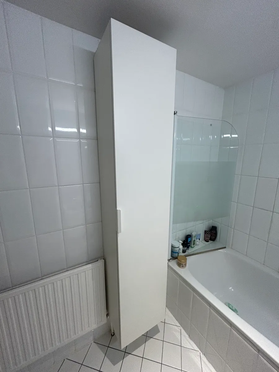 Badezimmer Hängeschrank von Ikea, € 10,- (1080 Wien)