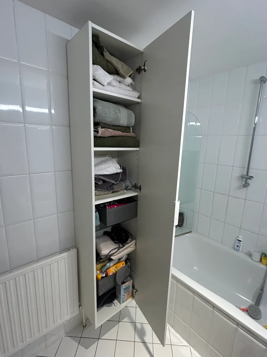 Badezimmer Hängeschrank von Ikea, € 10,- (1080 Wien)