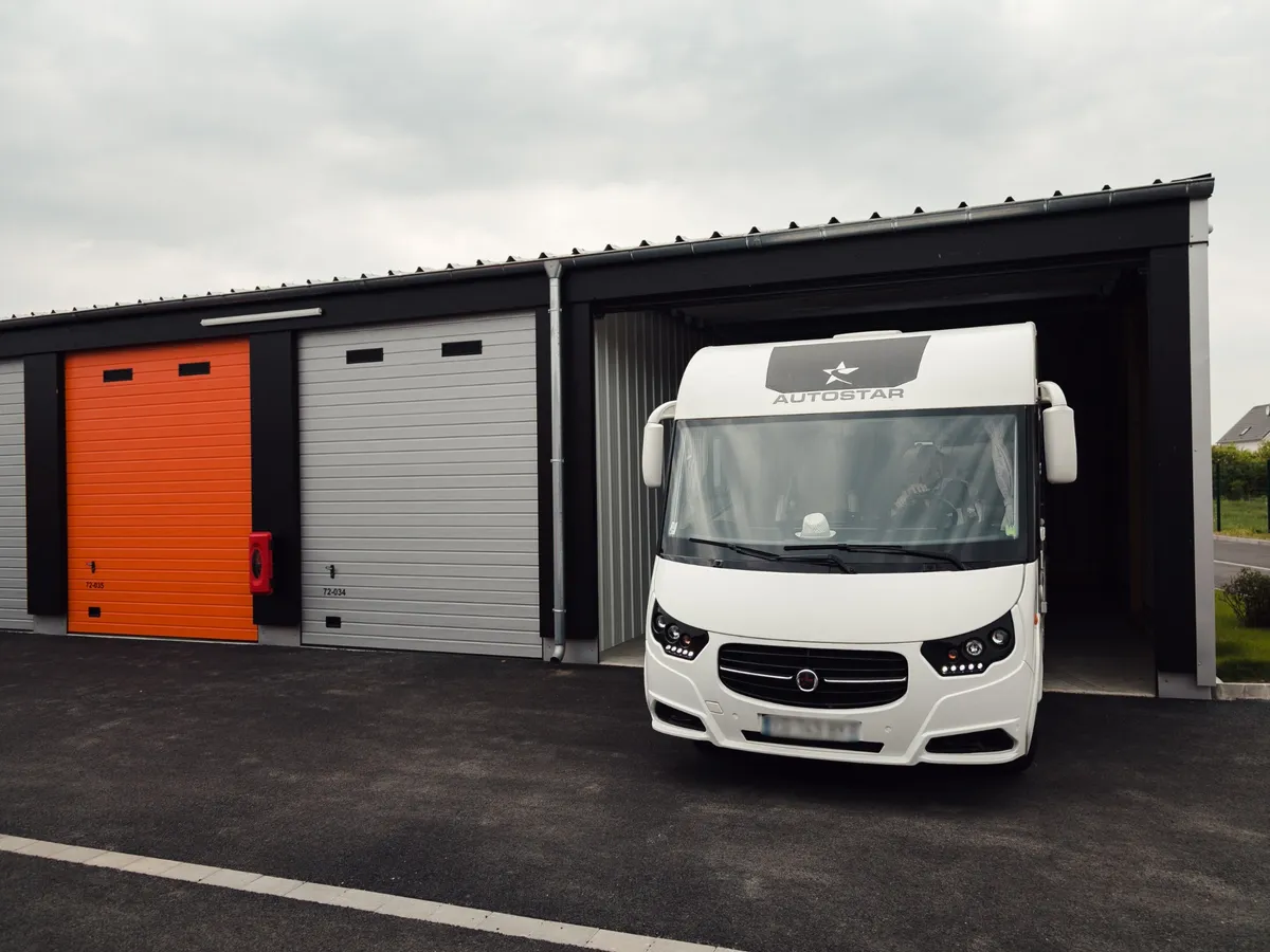 NEU! 28-112m² Garagen & Lagerflächen mit Strom zur Miete - Ansicht 2