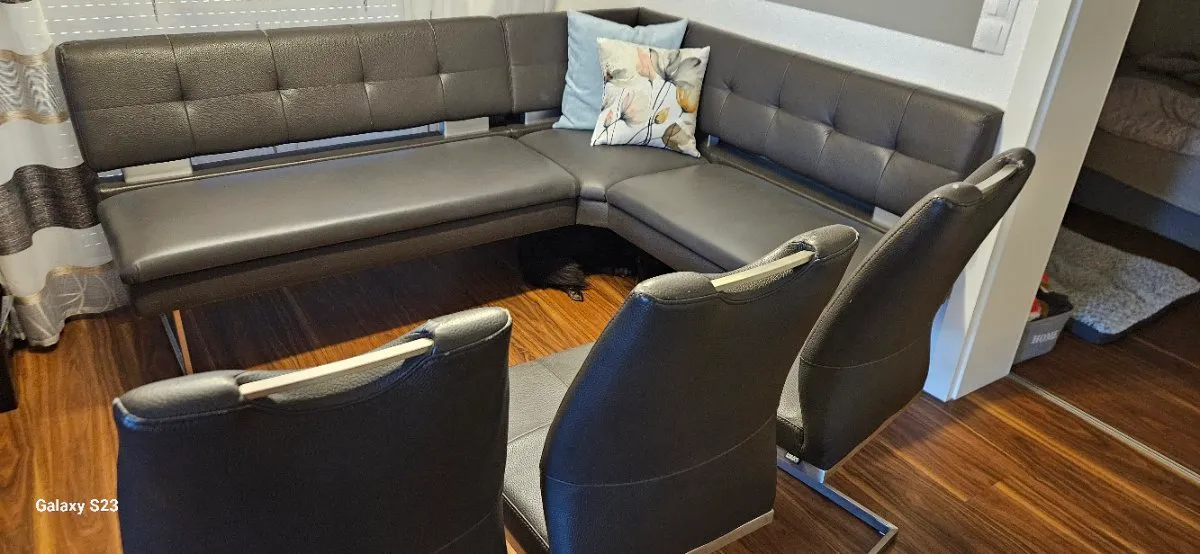 Dieter Knoll Collection Eckbank mit Truhen, € 100,- (8435 Leitring)