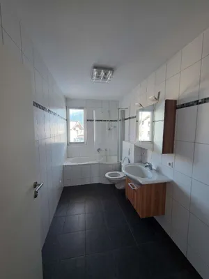 4-Zimmer-Wohnung mieten in Innsbruck-Land – 94 m², € 1.718 – Bild 5 von 11