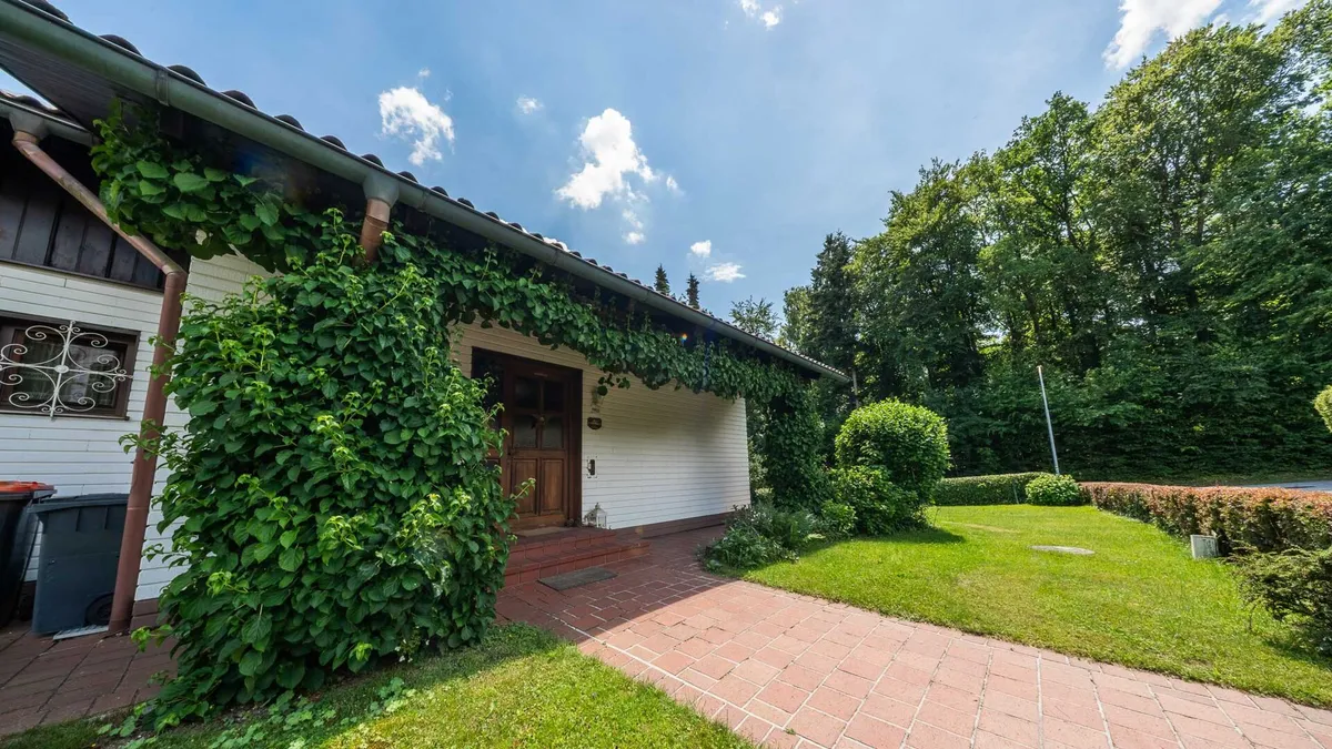 Großzügiges Haus mit idyllischem Garten nahe dem Attersee - Widok 2
