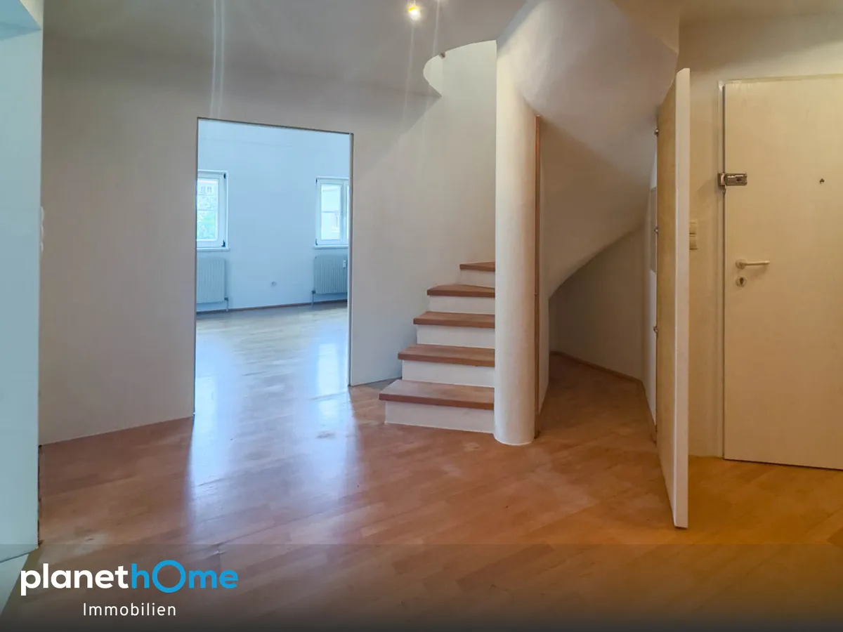 Außergewöhnliche Dachgeschossmaisonette im begehrten Stadtteil St. Nikolaus. – pohled 2