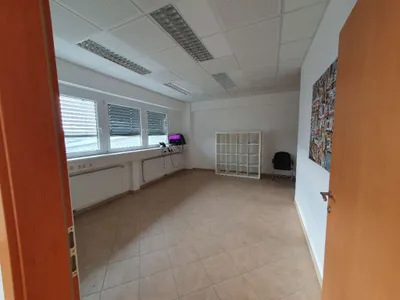 6-Zimmer-Gewerbeimmobilie mieten in Linz Land – 220 m², € 3.168 – Bild 6 von 10