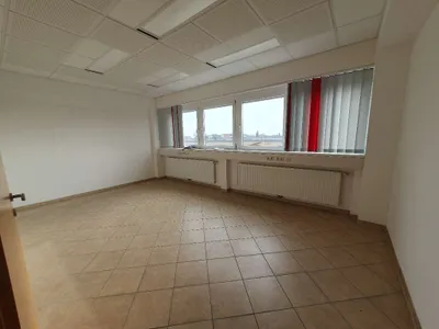 6-Zimmer-Gewerbeimmobilie mieten in Linz Land – 220 m², € 3.168 – Bild 5 von 10