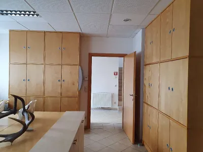 6-Zimmer-Gewerbeimmobilie mieten in Linz Land – 220 m², € 3.168 – Bild 3 von 10