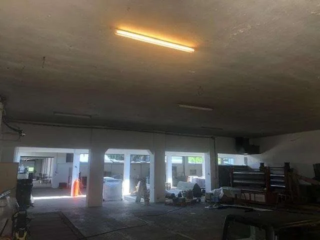 Halle mit MB Widmung ab April 2026 460 m² frei, 67 m² Büro, 100 m² Außenfläche - Ansicht 2