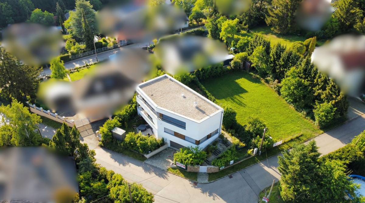 Baugrundstück am Waldrand von Klosterneuburg mit traumhaftem Ölbergblick + Option für Erwerb der Architektenvilla - Ansicht 2