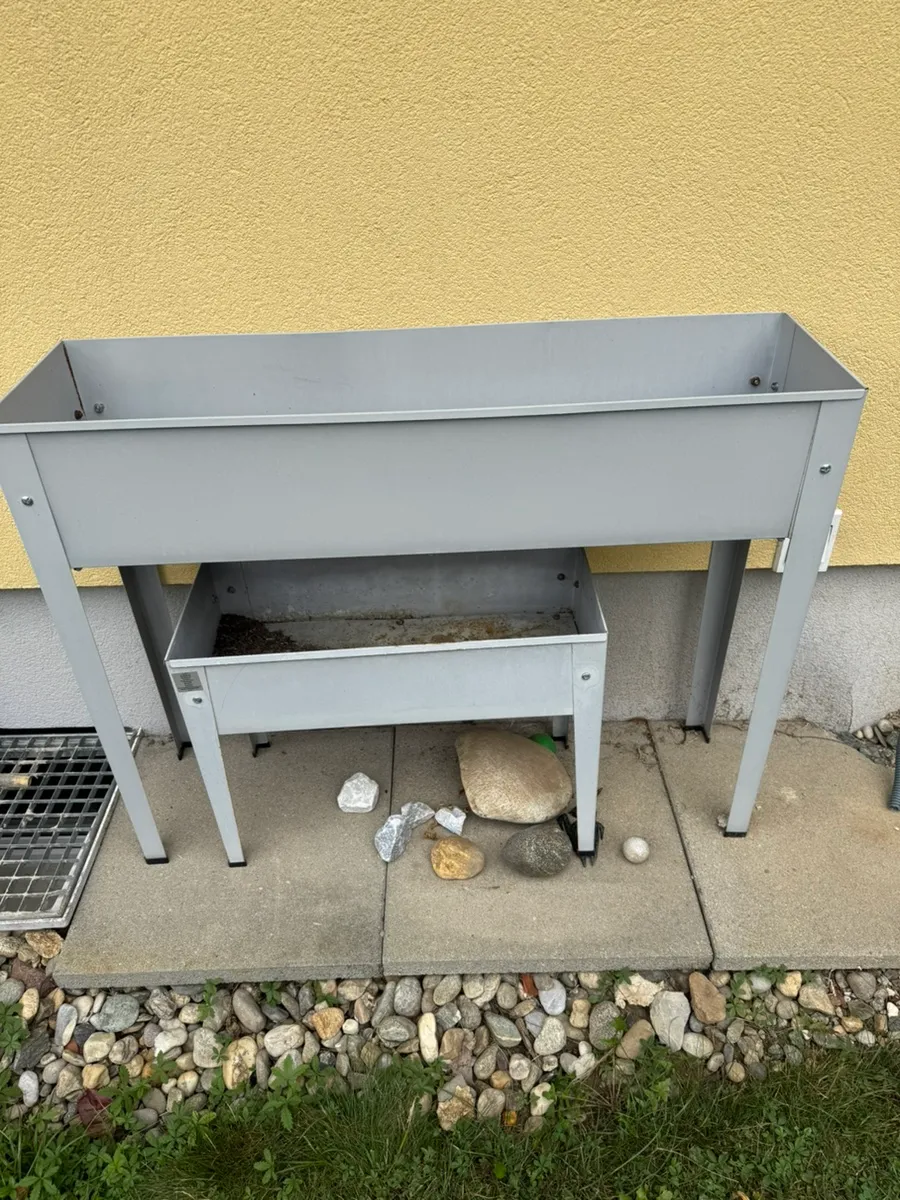 wandregal aus metall Weiße Wandregale jetzt bei Metallbude kaufen MALM Kommode mit 3