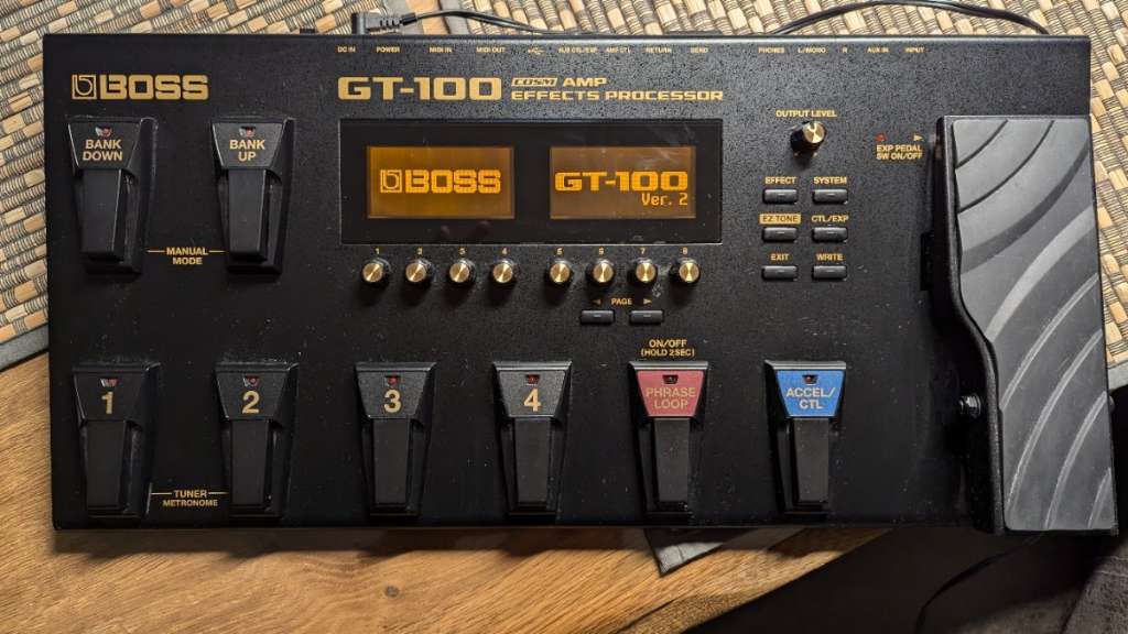 BOSS GT-100 Multieffektgerät für cheapest Gitarre